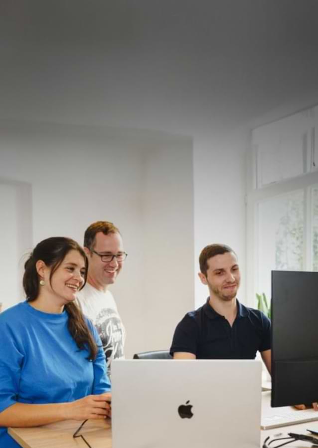 Softwareentwickler tauschen sich aus